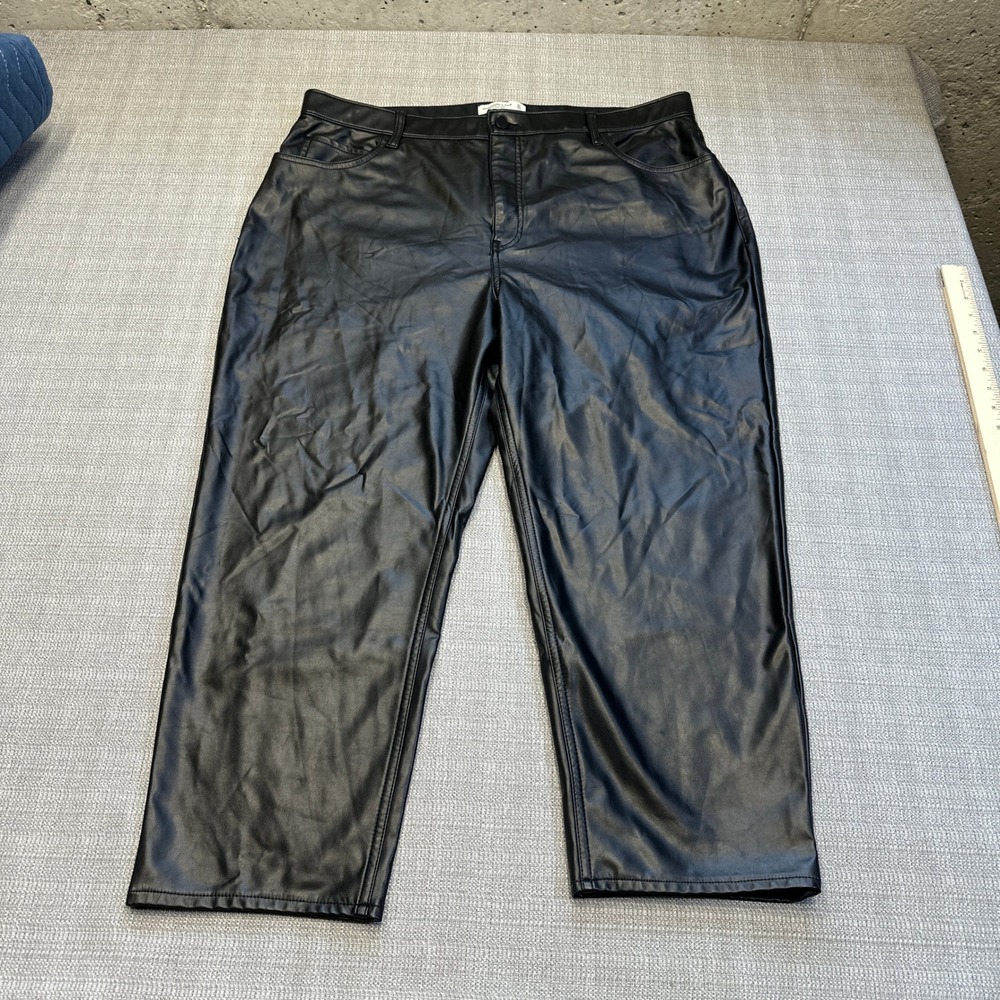 Abercrombie & Fitch Vegan Leather Pants‎ Womens 35 x20 Cropped Goth Biker Faux